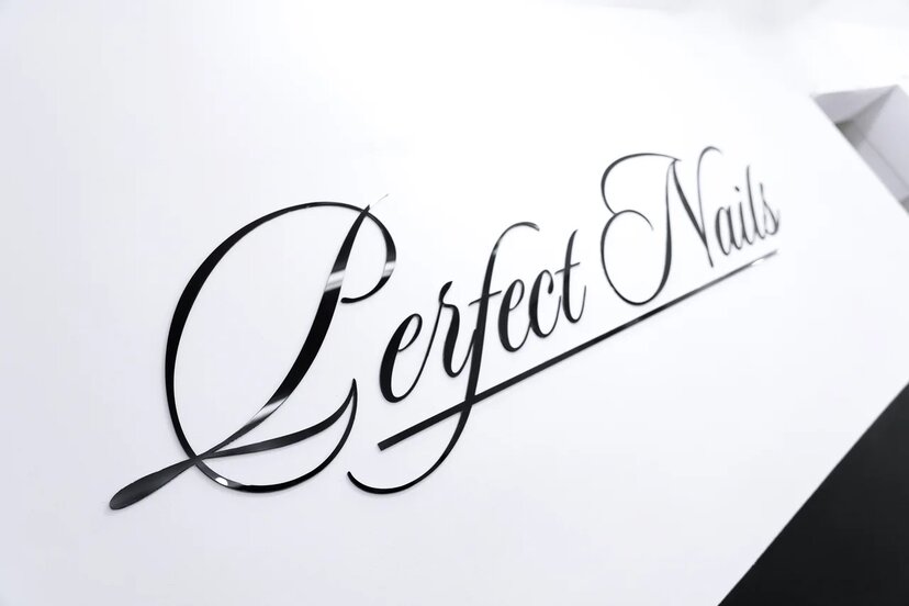 Логотип салона красоты  Perfect studio